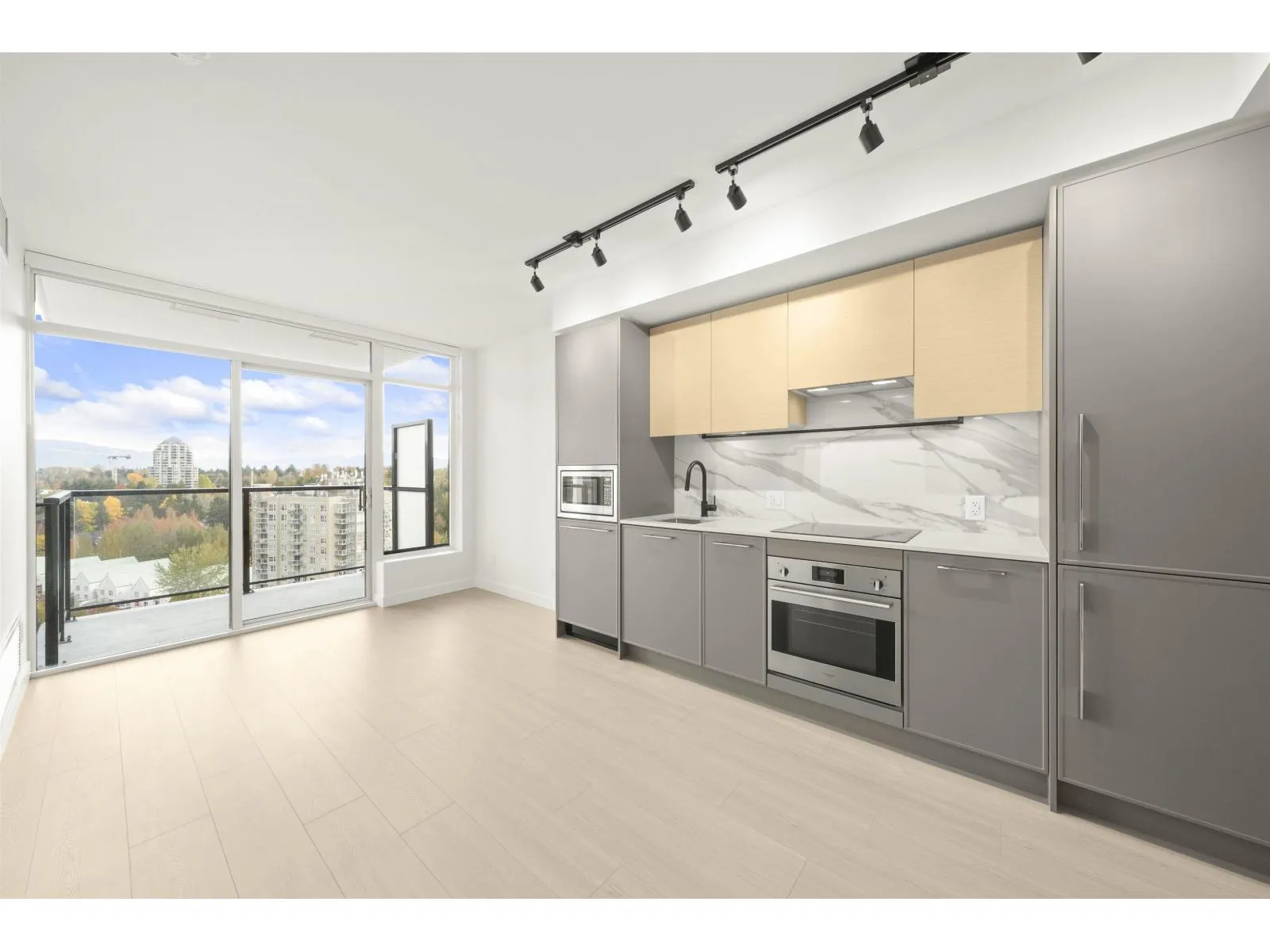 Apartment for rent: 1407 13745 George Junction, Surrey, British Columbia V3T 4Y3