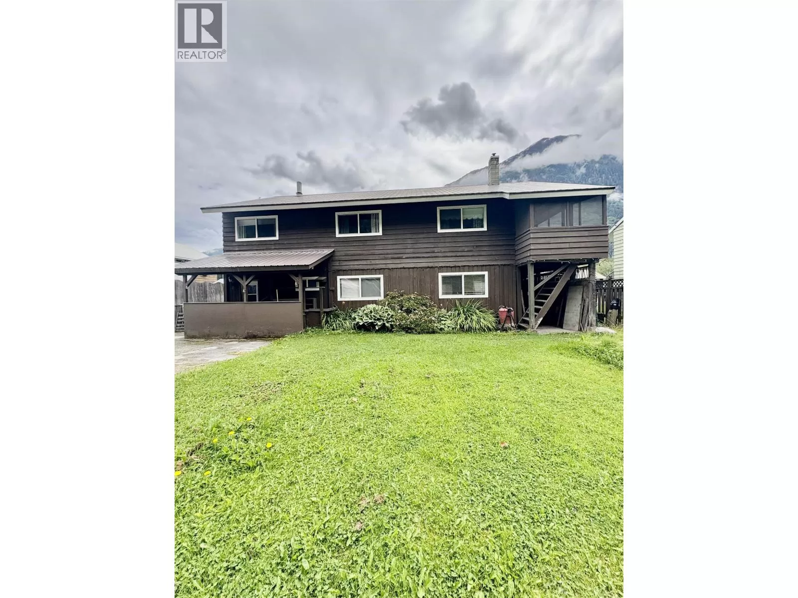 House for rent: 1407 Raven Street, Stewart, British Columbia V0T 1W0