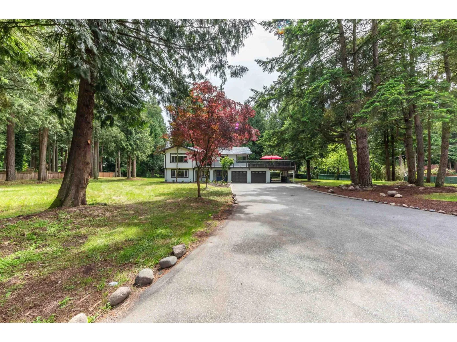 House for rent: 14092 Crescent Road, Surrey, British Columbia V4P 1L4