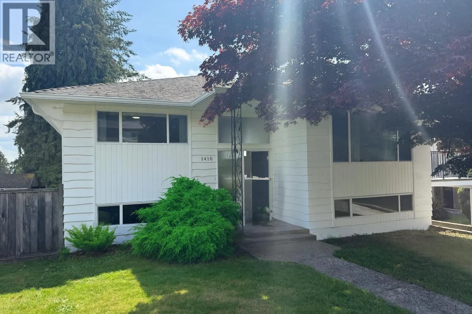 House for rent: 1410 Dansey Avenue, Coquitlam, British Columbia V3K 3H8