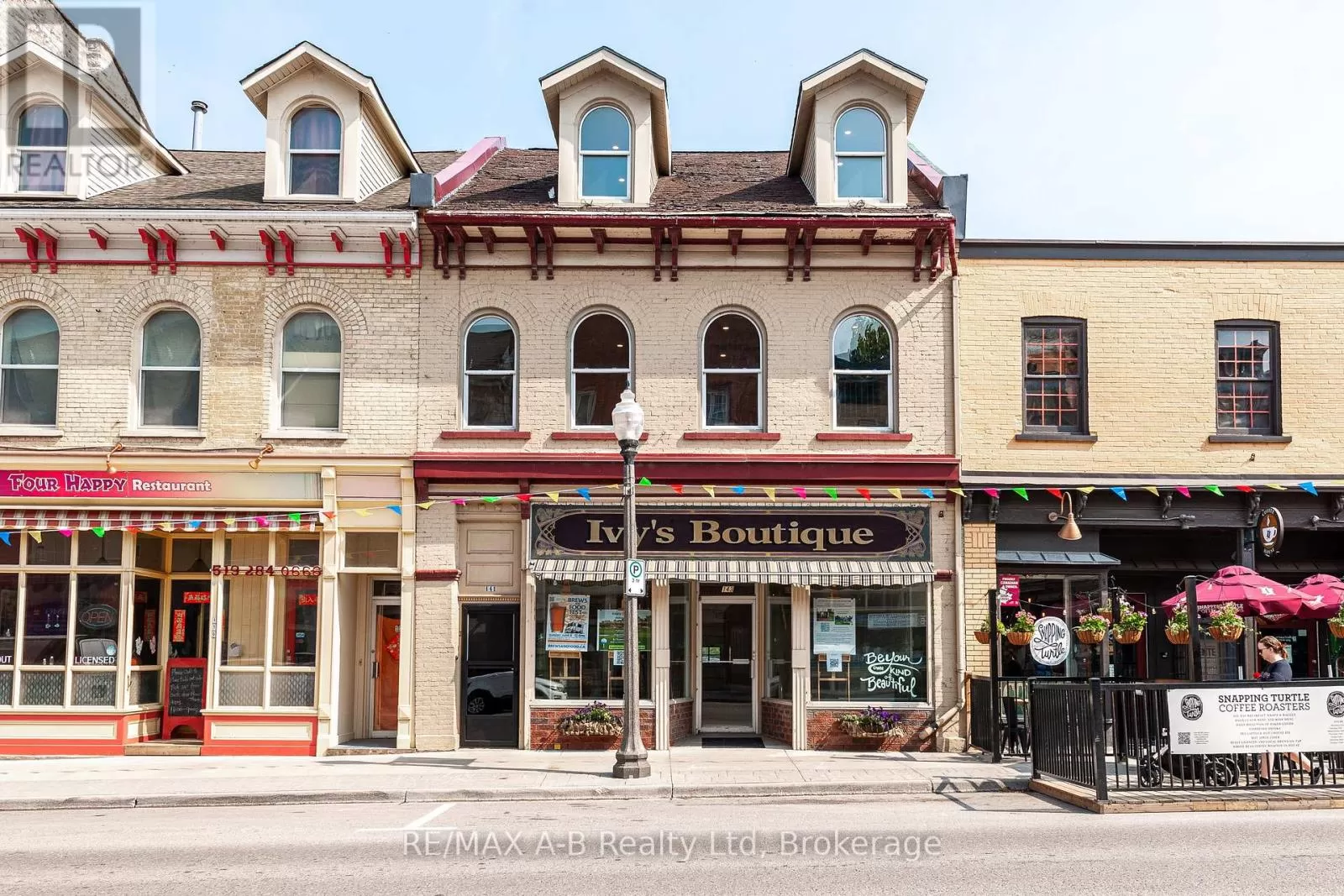 Residential Commercial Mix for rent: 141-143 Queen Street E, St. Marys, Ontario N4X 1A3