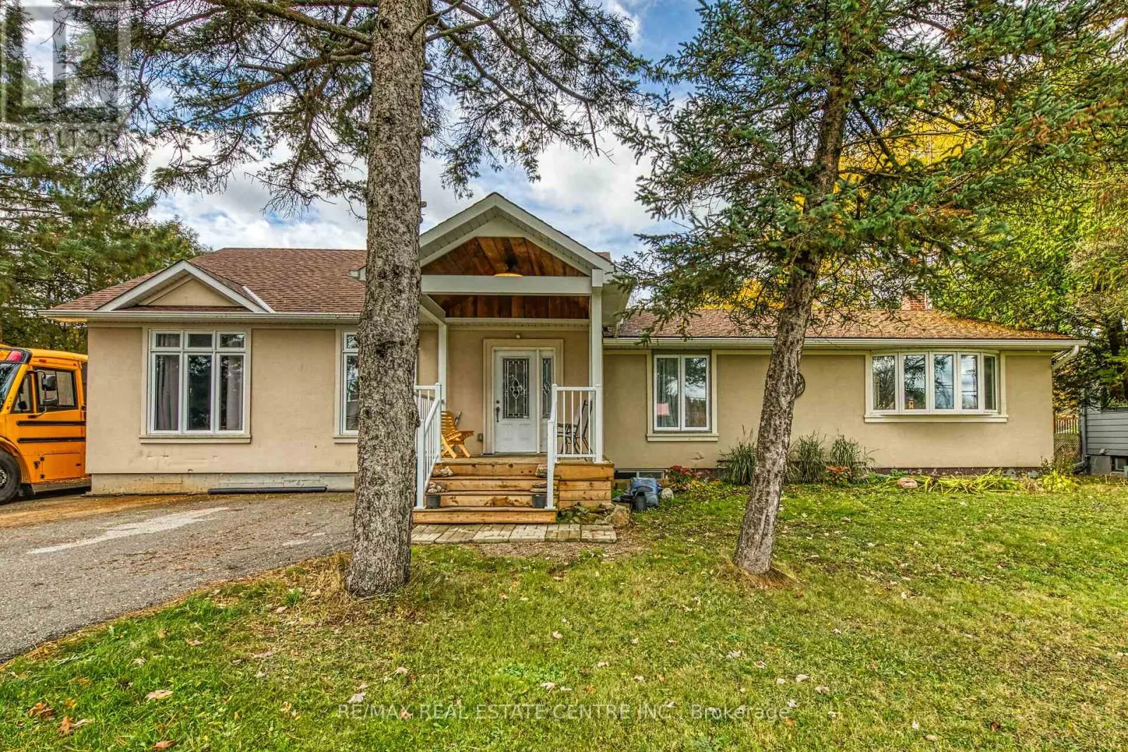 House for rent: 1413 Edgewood Road S, Hamilton, Ontario L8N 2Z7