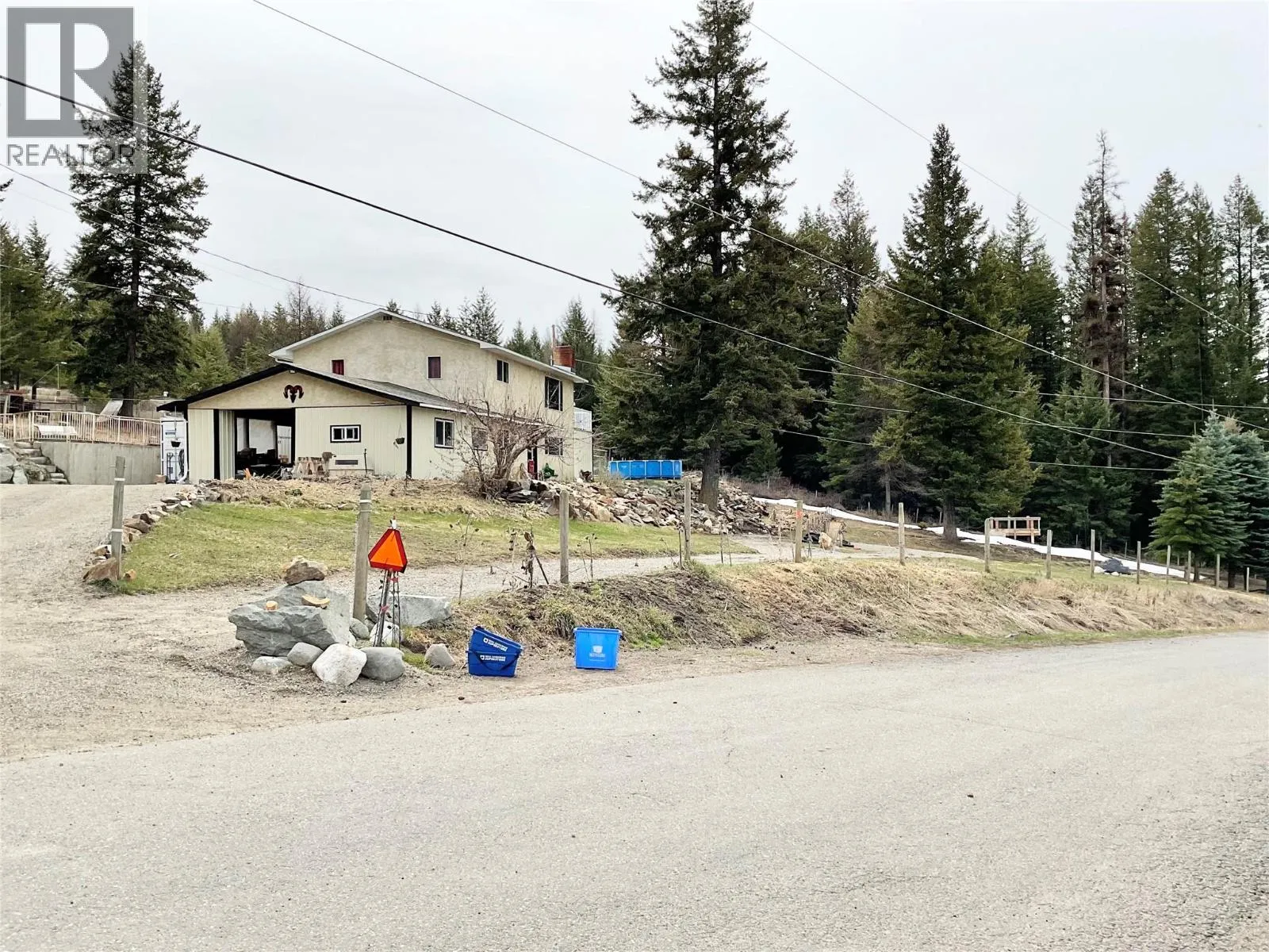 House for rent: 1414 Kelly Road, Bridesville, British Columbia V0H 1B0