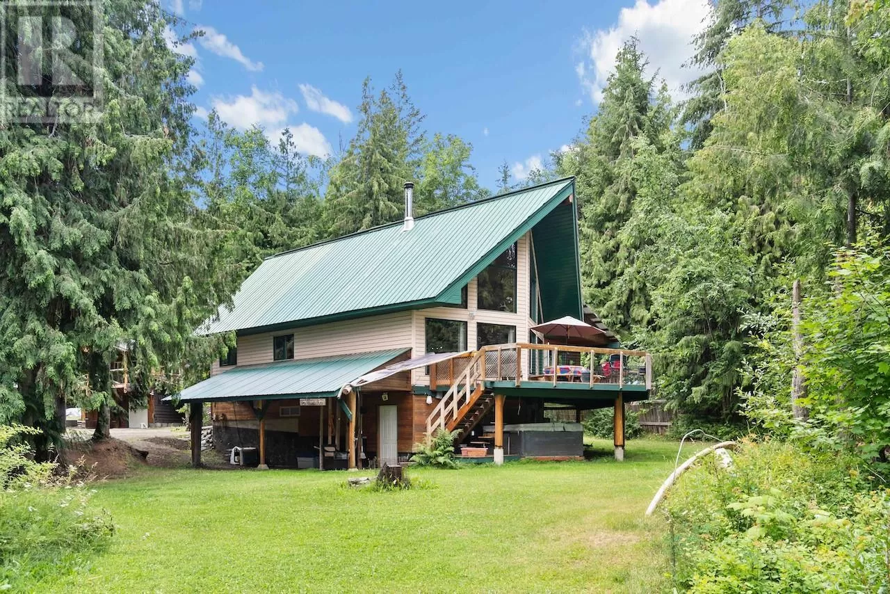 House for rent: 1419 Taylor Road, Sorrento, British Columbia V0E 2W1