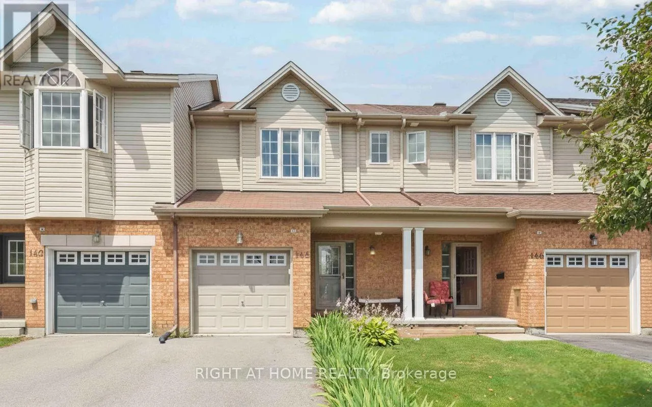 Row / Townhouse for rent: 142 Lokoya Street, Ottawa, Ontario K2S 0J4