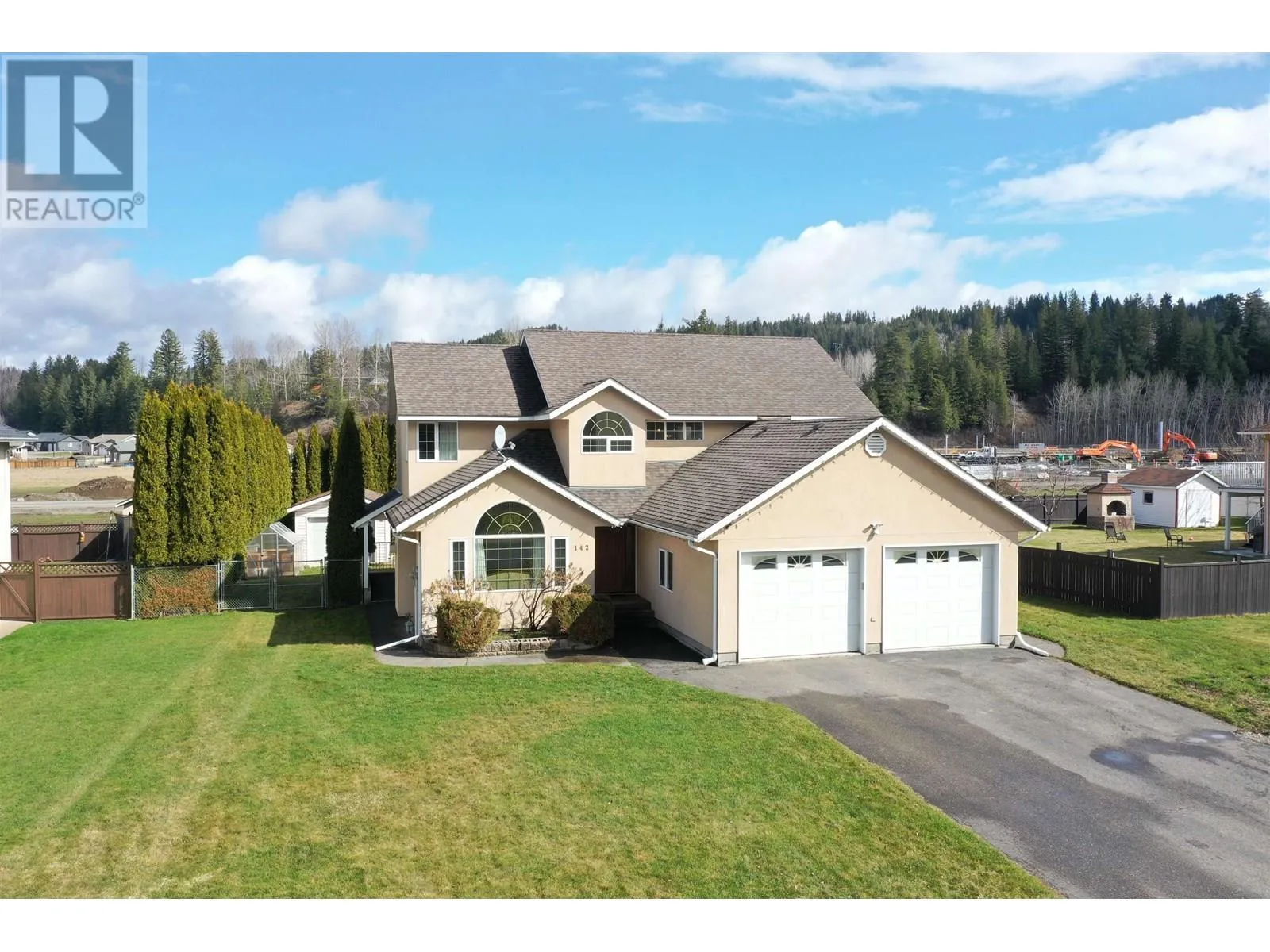 House for rent: 142 Lowe Street, Quesnel, British Columbia V2J 5T4