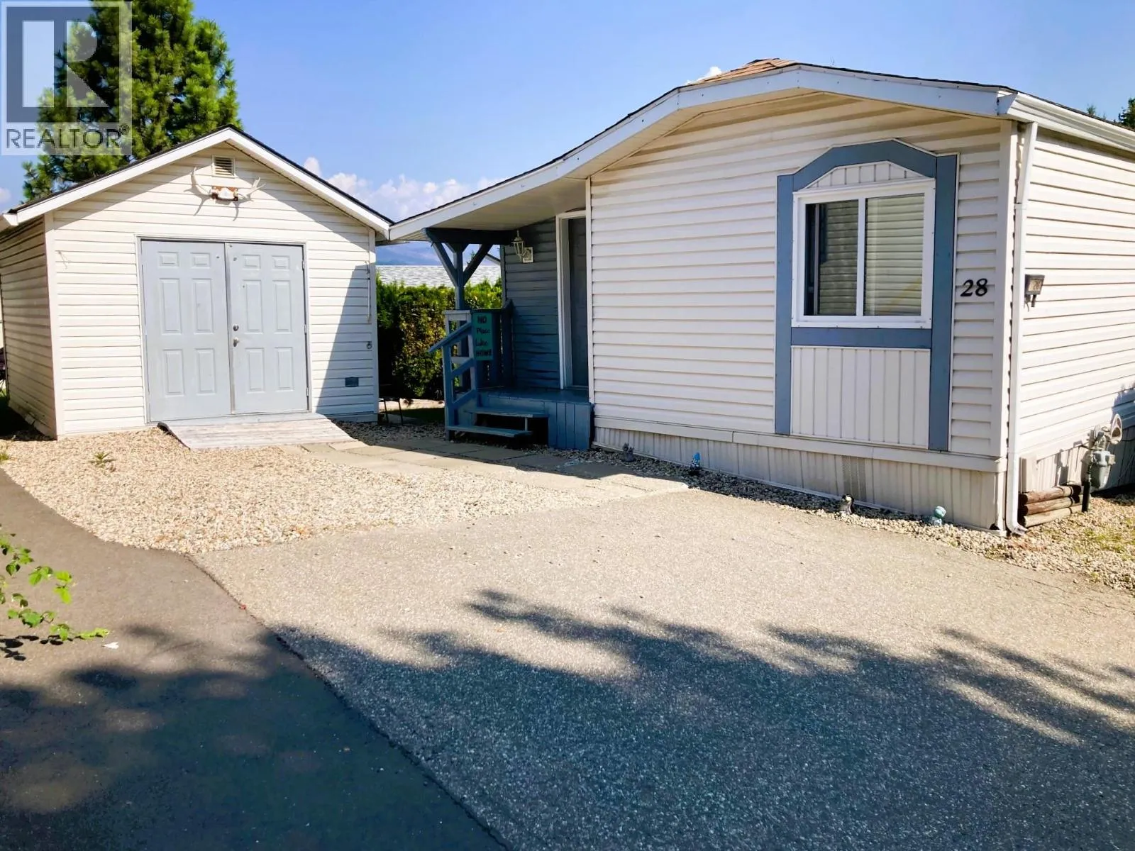 Manufactured Home for rent: 1420 Trans Canada Highway Unit# 28, Sorrento, British Columbia V0E 2W2