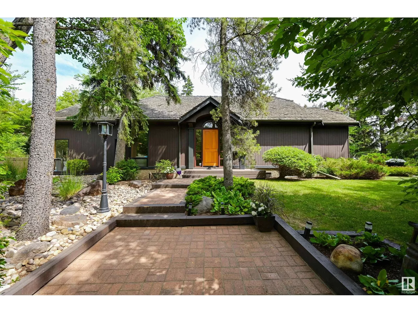 House for rent: 14232 Ravine Dr Nw, Edmonton, Alberta T5N 3M2