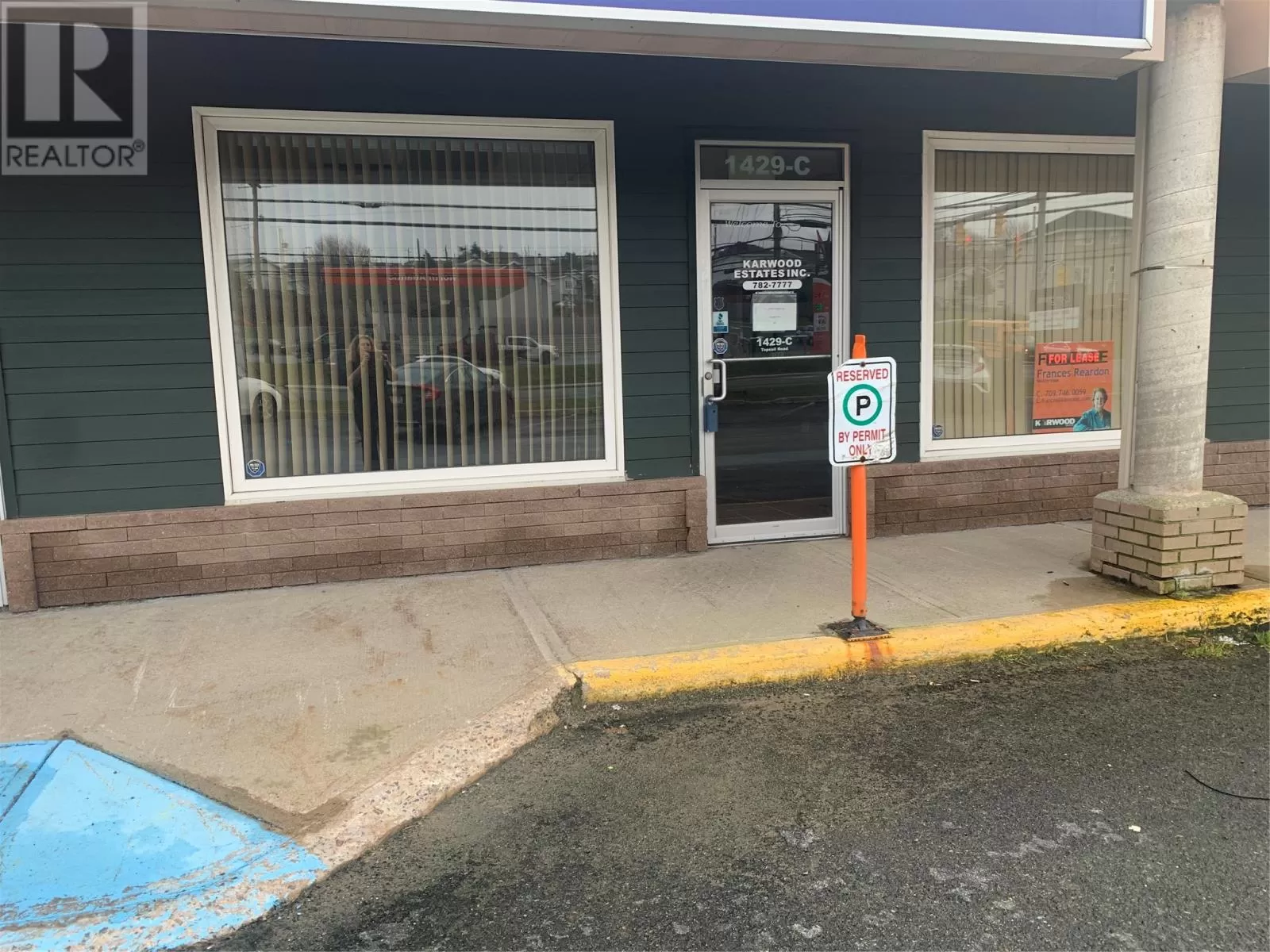 Commercial Mix for rent: 1429 Topsail Road, Paradise, Newfoundland & Labrador A1L 1H6