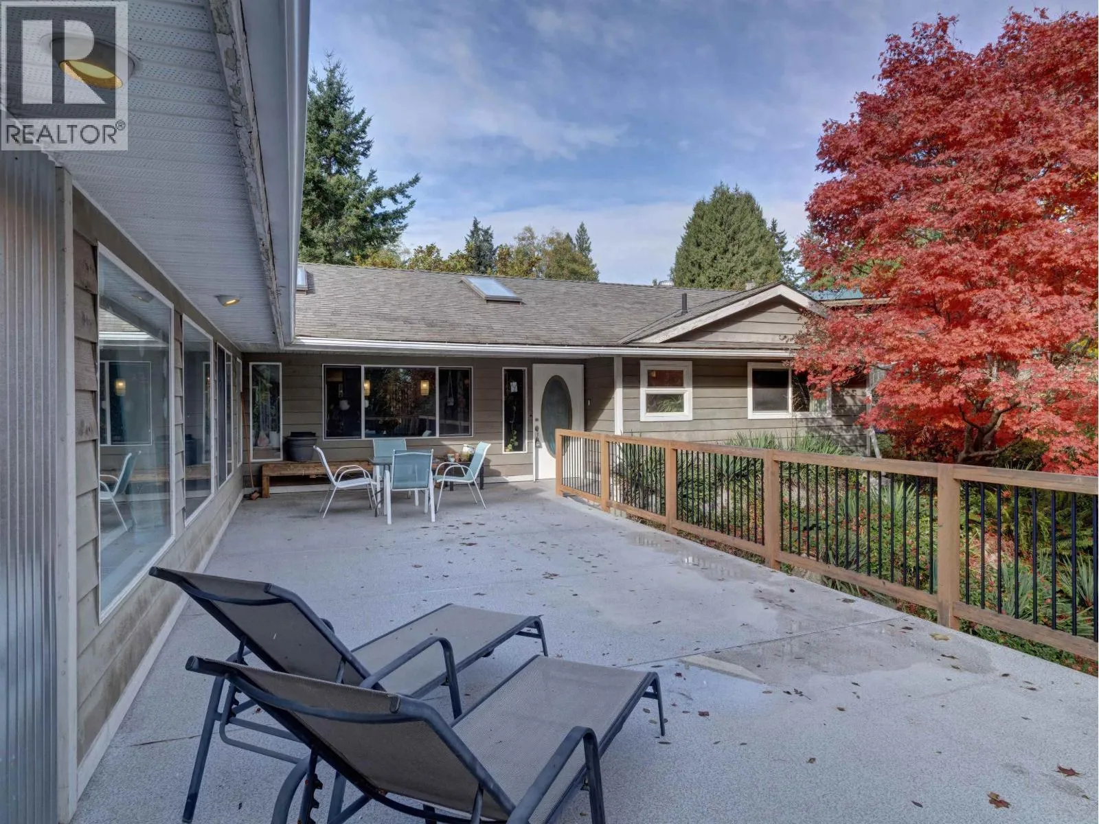 House for rent: 143 Pratt Road, Gibsons, British Columbia V0N 1V3