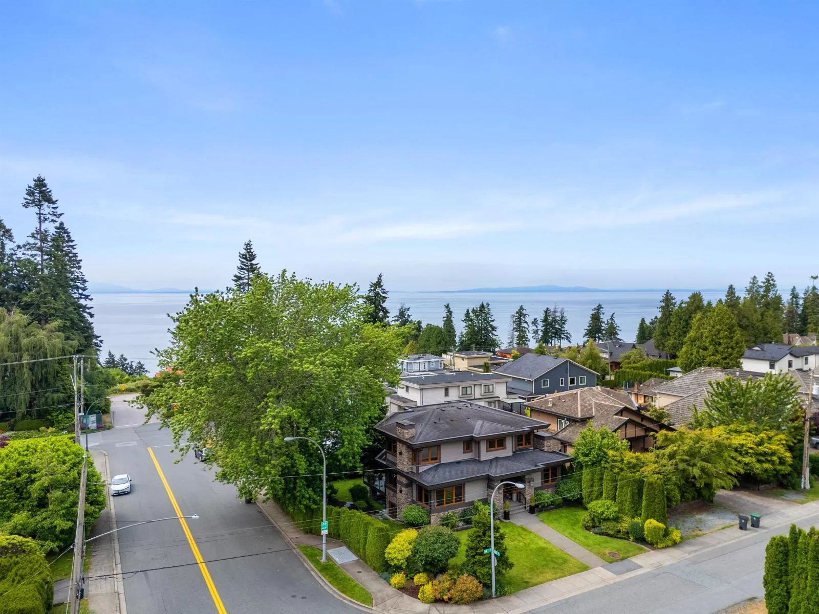 House for rent: 1430 Bergstrom Road, White Rock, British Columbia V4B 5E1