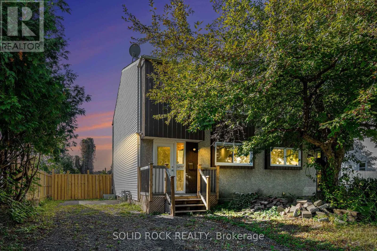 House for rent: 1432 Leigh Crescent, Ottawa, Ontario K1J 8E4