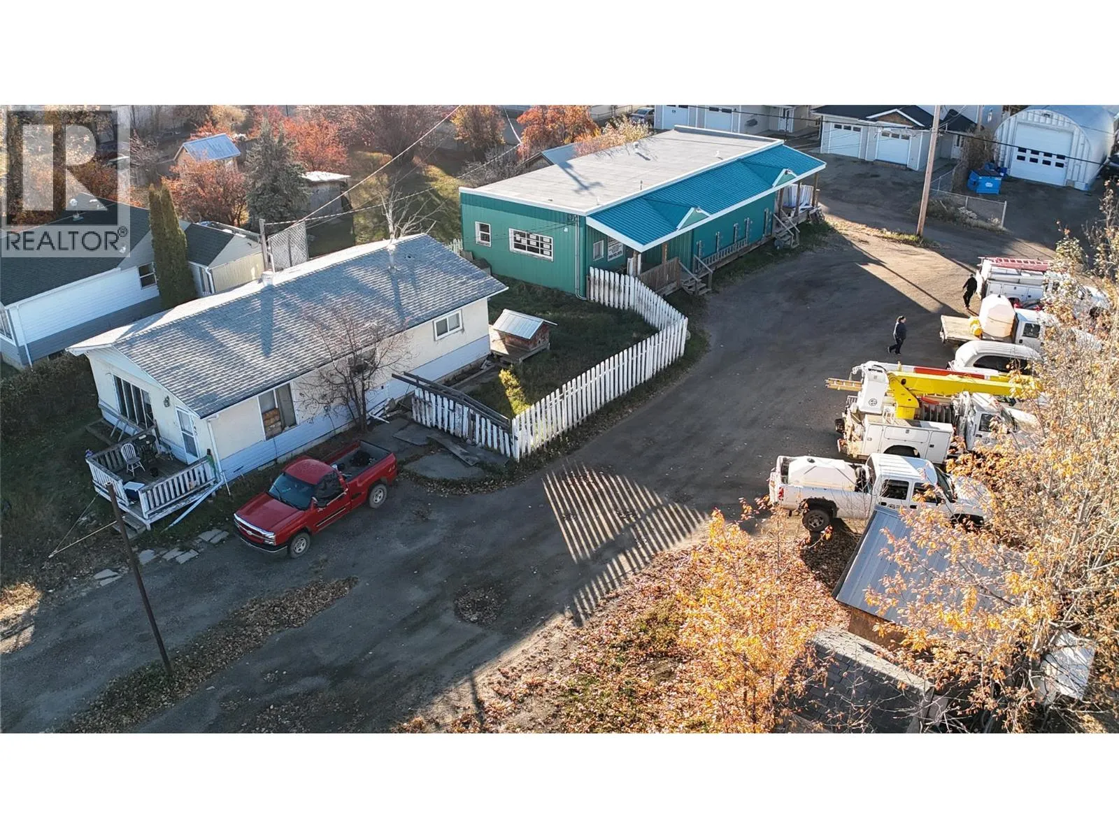 House for rent: 1433/1437 101 Avenue, Dawson Creek, British Columbia V1G 2A6