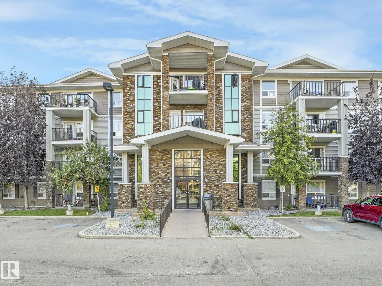 Apartment for rent: #1437 9363 Simpson Dr Nw, Edmonton, Alberta T6R 0N2