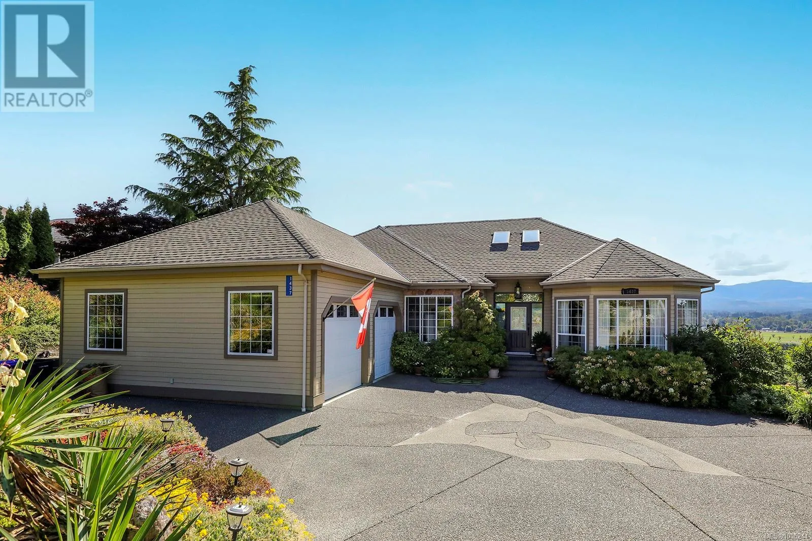 House for rent: 1437 Valley View Dr, Courtenay, British Columbia V9N 8T3