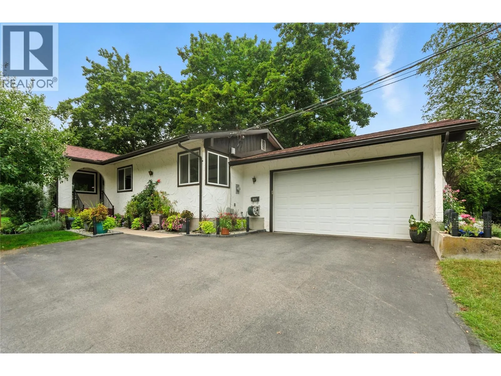 House for rent: 144 100th Street, Castlegar, British Columbia V1N 3C5