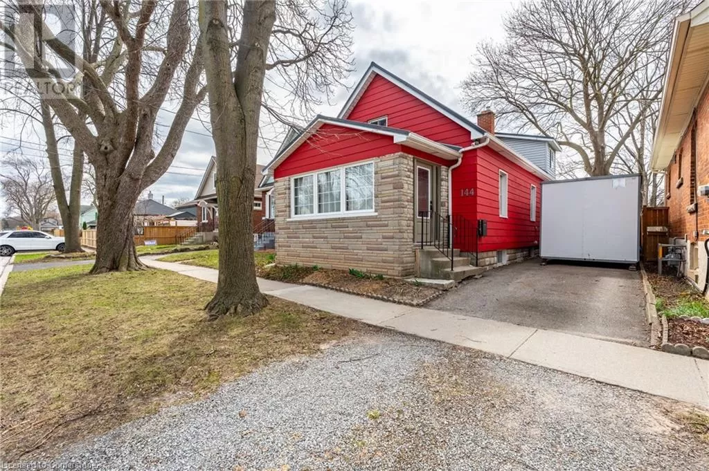 House for rent: 144 Dufferin Street E, St. Catharines, Ontario L2R 2A4