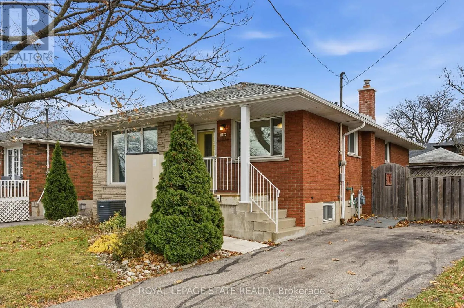 House for rent: 144 Hoover Crescent, Hamilton, Ontario L9A 3H3