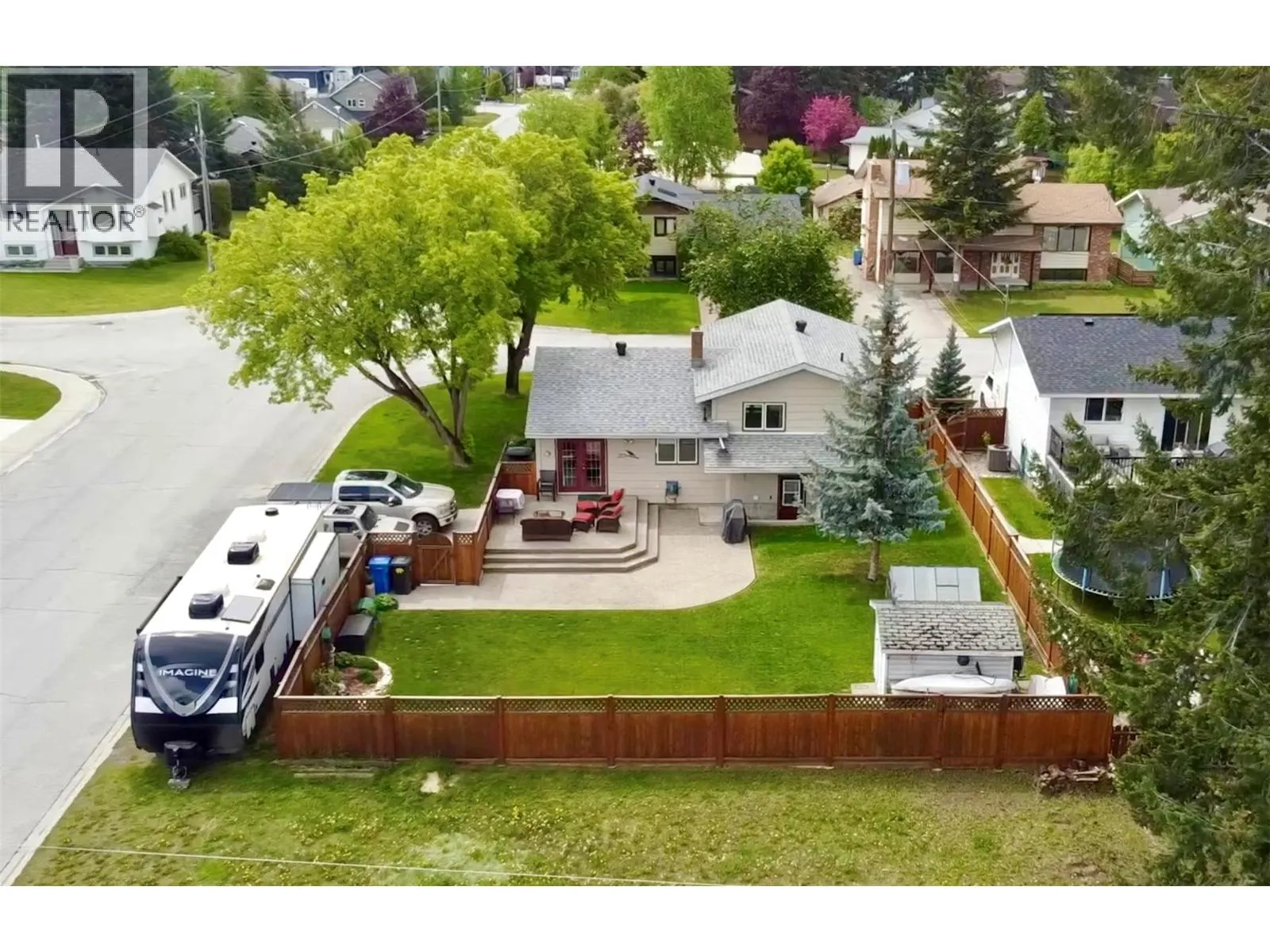 House for rent: 1440 Birch Crescent, Golden, British Columbia V0A 1H6