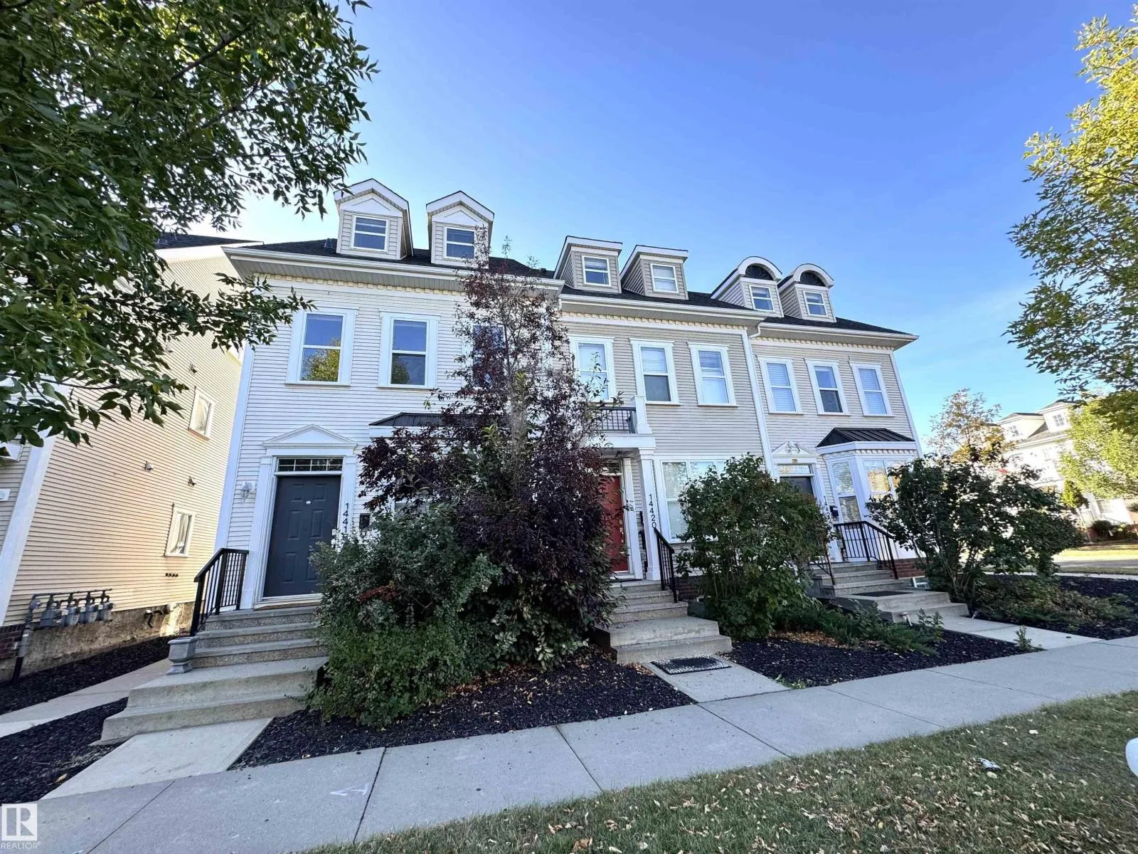 Row / Townhouse for rent: 14418 98 St Nw, Edmonton, Alberta T5E 6M9