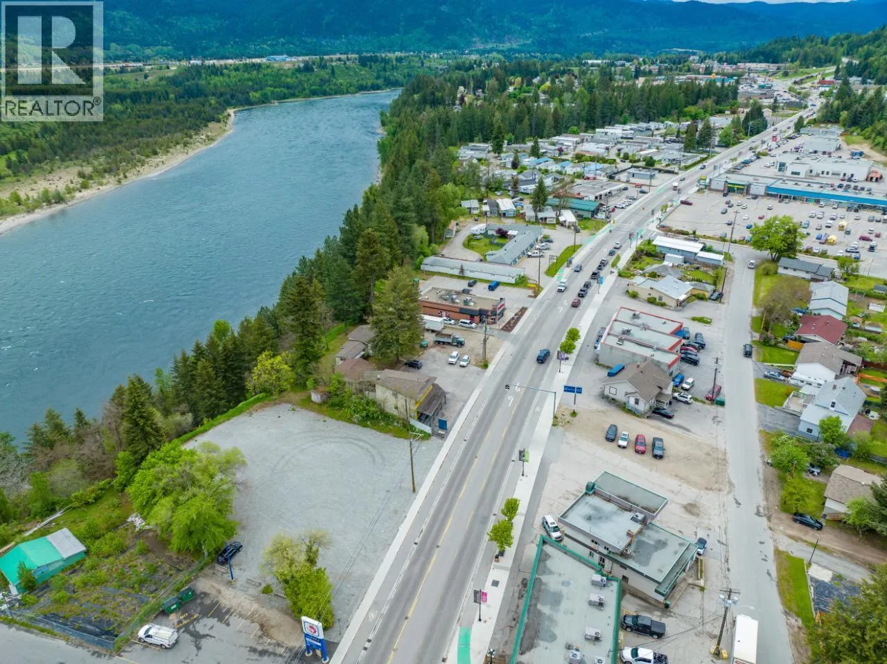 Other for rent: 1445 Columbia Avenue, Castlegar, British Columbia V1N 1H8