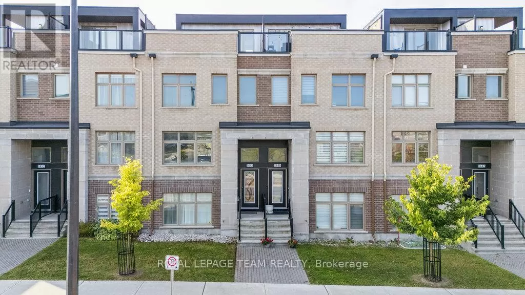 Row / Townhouse for rent: 1448 Hemlock Road, Ottawa, Ontario K1K 4Z8