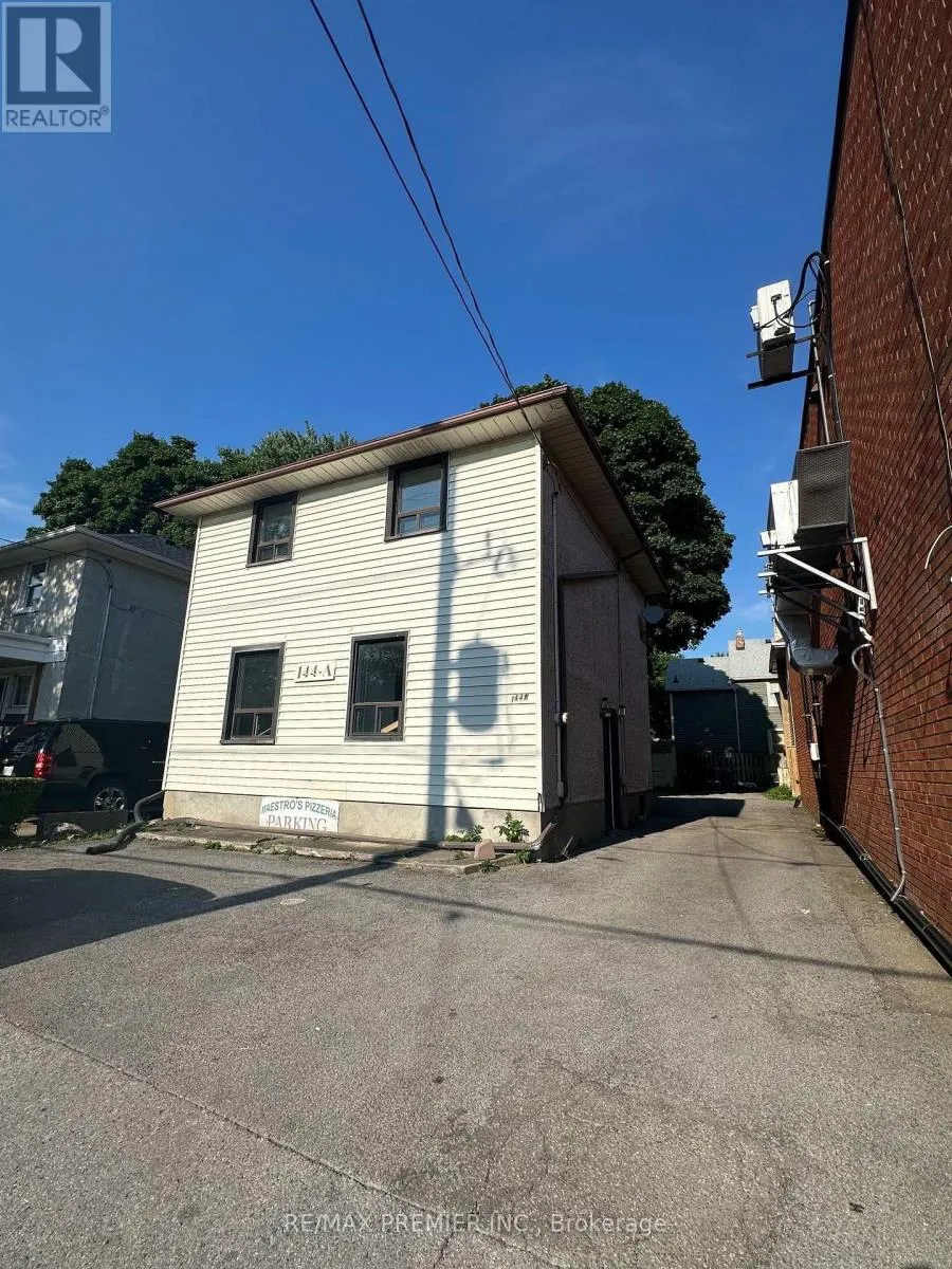 House for rent: 144-a Lake Street, St. Catharines, Ontario L2R 5Y3