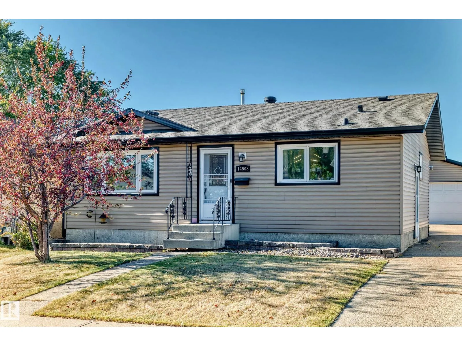 House for rent: 14508 21 St Nw, Edmonton, Alberta T5Y 1T8