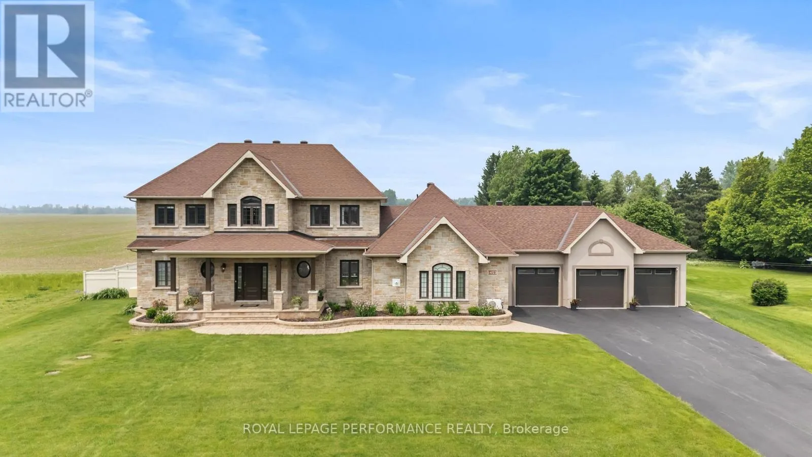 House for rent: 1453 Notre Dame Street, Russell, Ontario K0A 1W0