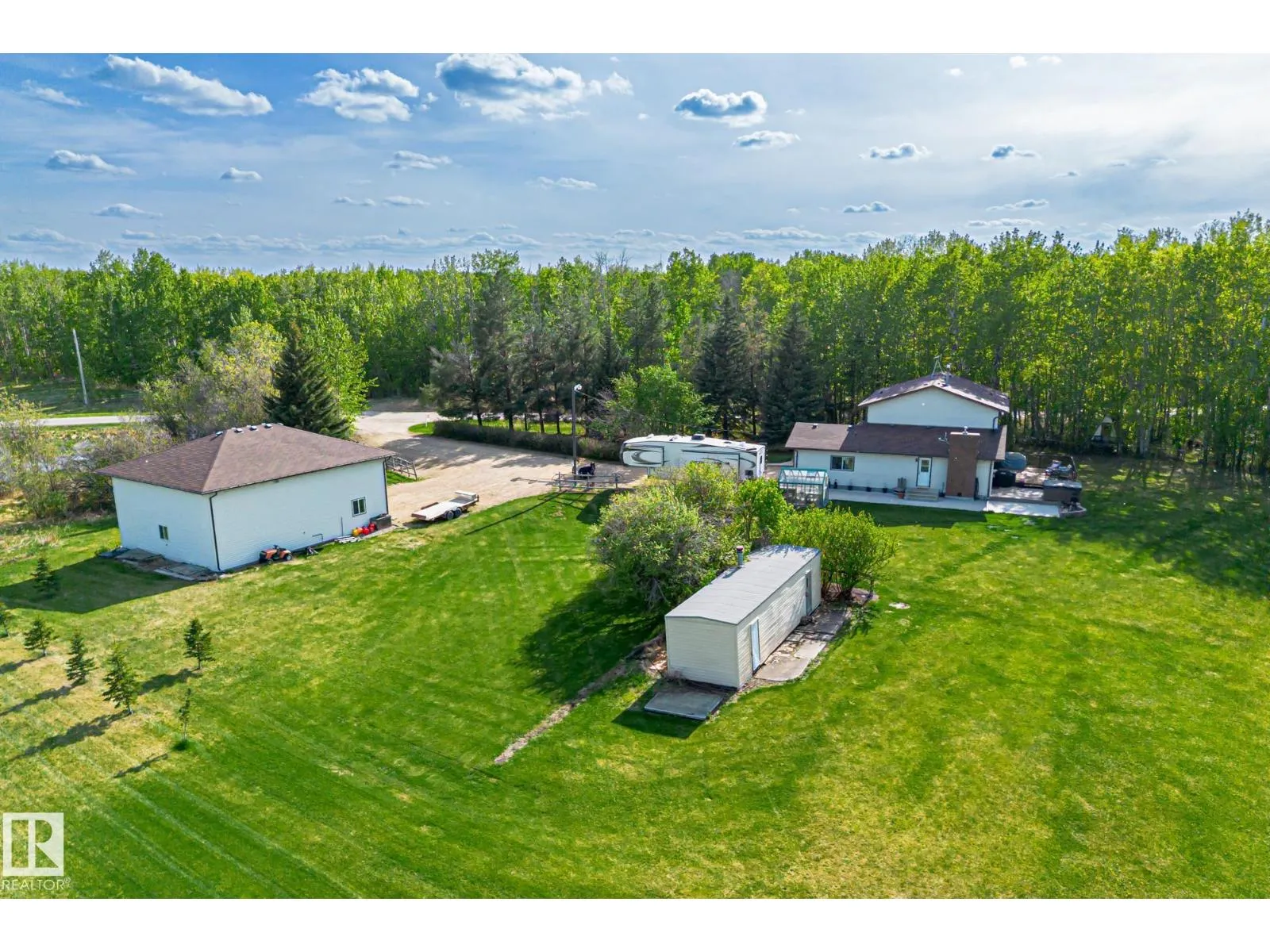 House for rent: 14-54006 Rge Rd 274, Rural Parkland County, Alberta T7X 3S8