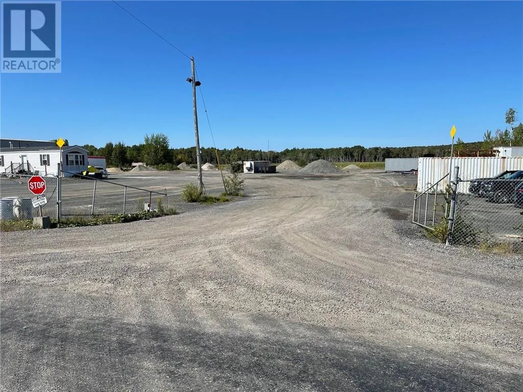 146 Fielding Road, Lively, Ontario P3Y 1L5