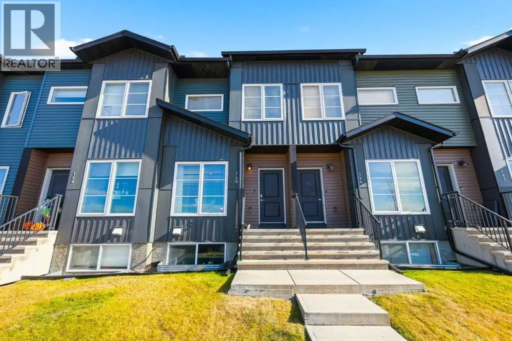 Row / Townhouse for rent: 146 Red Embers Gate Ne, Calgary, Alberta T3N 1E9