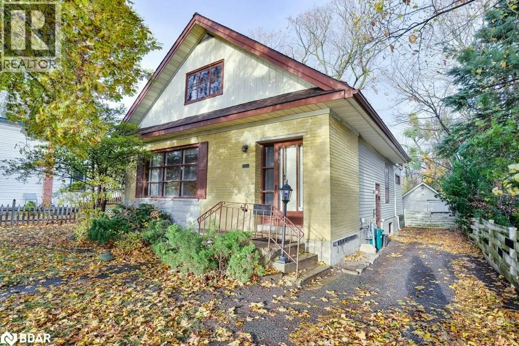 House for rent: 146 West Street N, Orillia, Ontario L3V 5C5