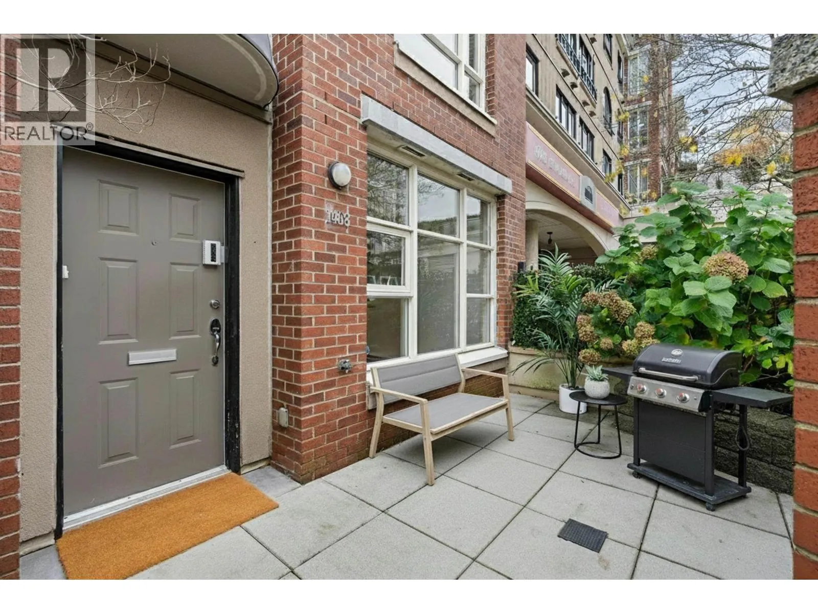 Row / Townhouse for rent: 1468 Cedar Cottage Mews, Vancouver, British Columbia V5N 5Z1