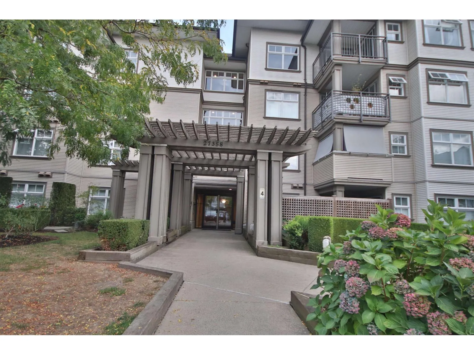 Apartment for rent: 147 27358 32 Avenue, Langley, British Columbia V4W 3M5