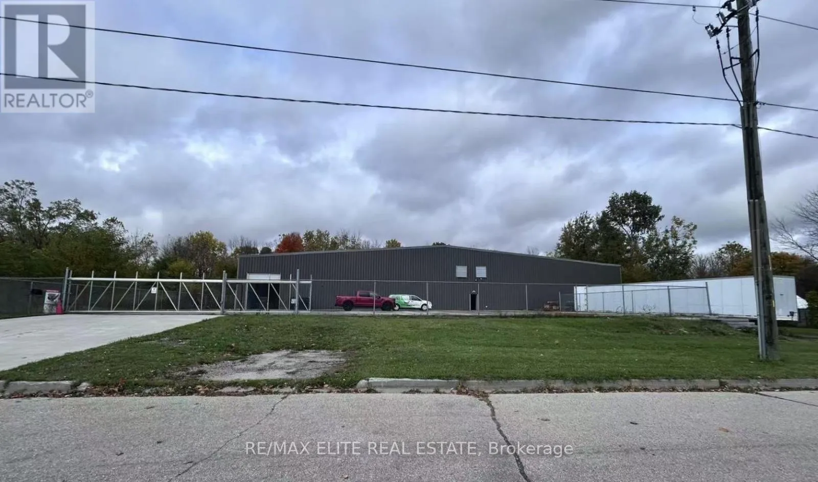 Warehouse for rent: 147 First Avenue W, Norfolk, Ontario N3Y 2P8