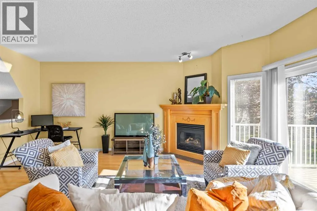 Row / Townhouse for rent: 147 Hampstead Green Nw, Calgary, Alberta T3A 6H1