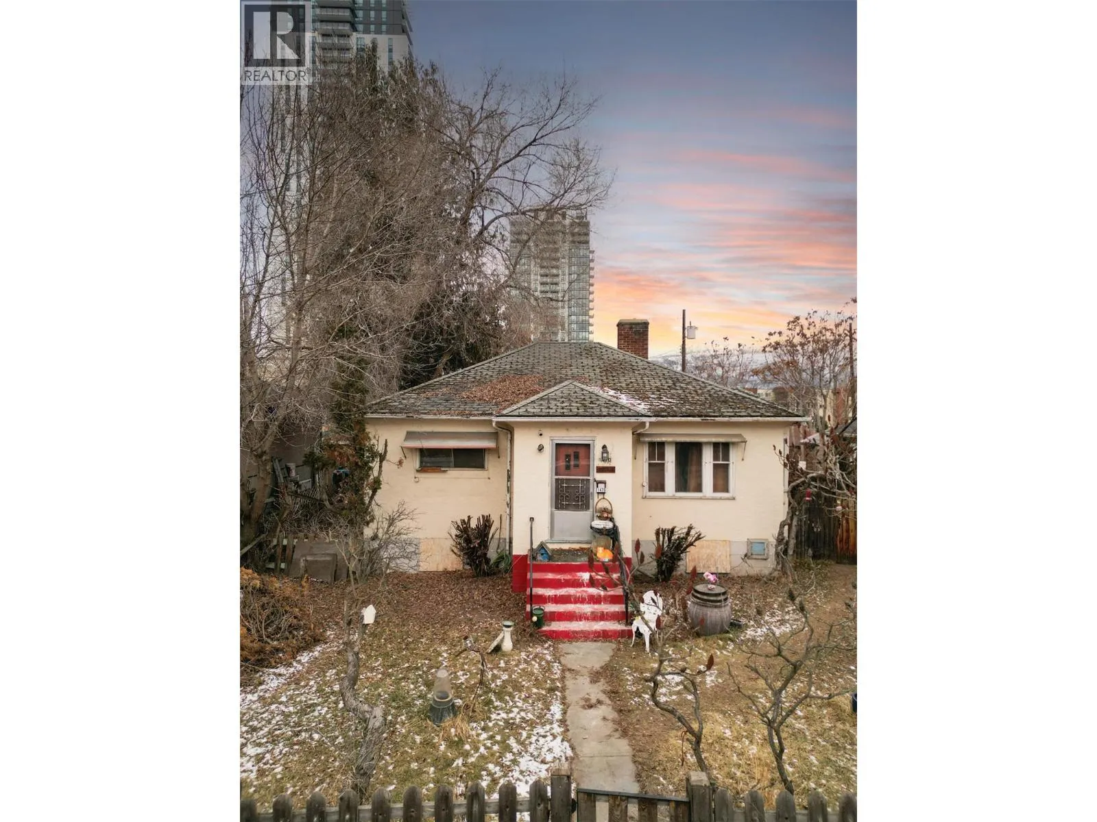 House for rent: 1470 Richter Street, Kelowna, British Columbia V1Y 2L8