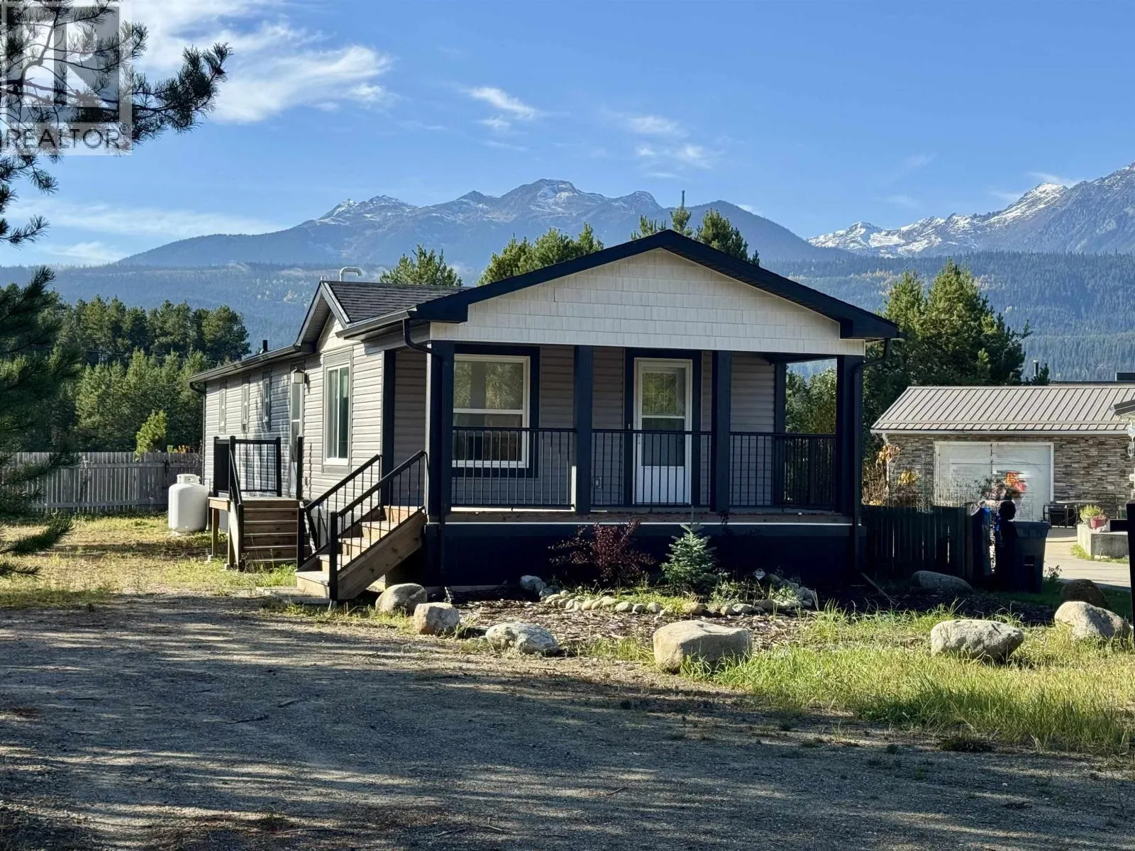 Manufactured Home/Mobile for rent: 1471 8th Place, Valemount, British Columbia V0E 2Z0