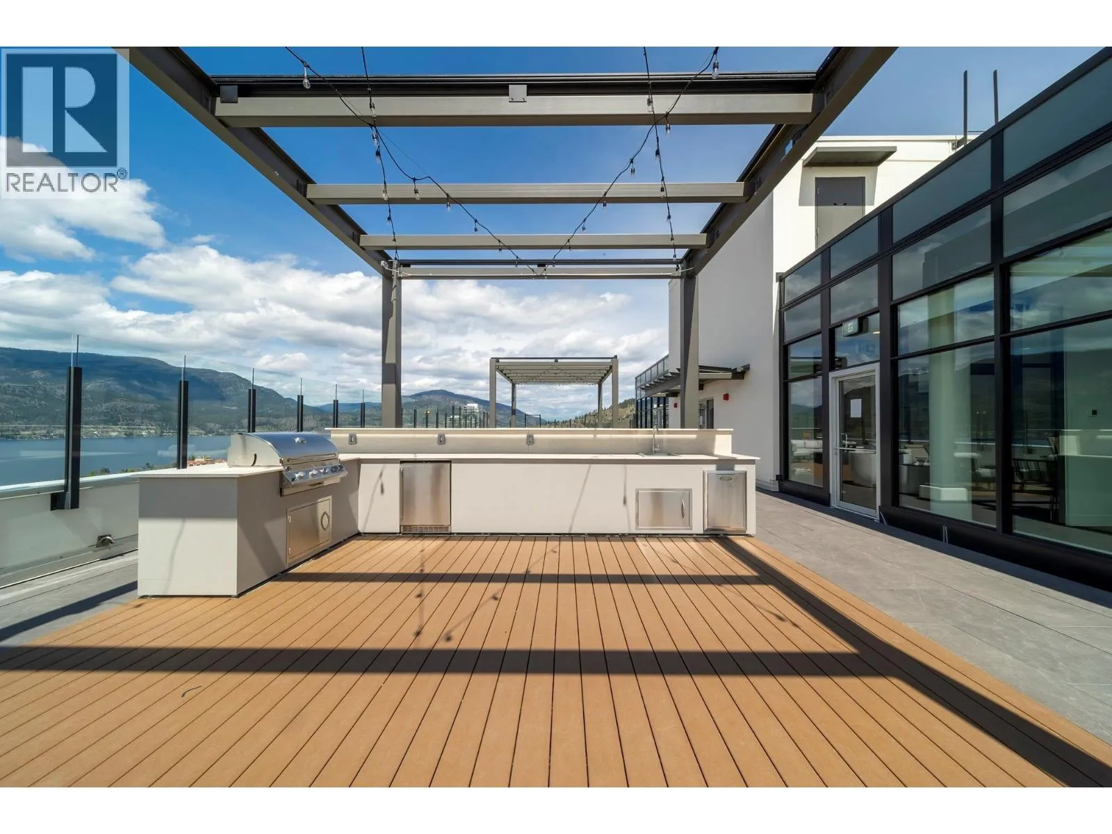 Apartment for rent: 1471 St Paul Street Unit# 703, Kelowna, British Columbia V1Y 6P1