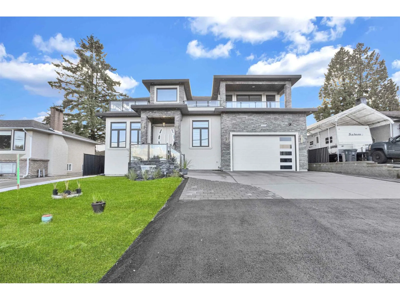 House for rent: 14714 111a Avenue, Surrey, British Columbia V3R 2E1