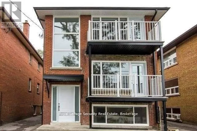 Triplex for rent: 148 Portland Street, Toronto, Ontario M8Y 1B2