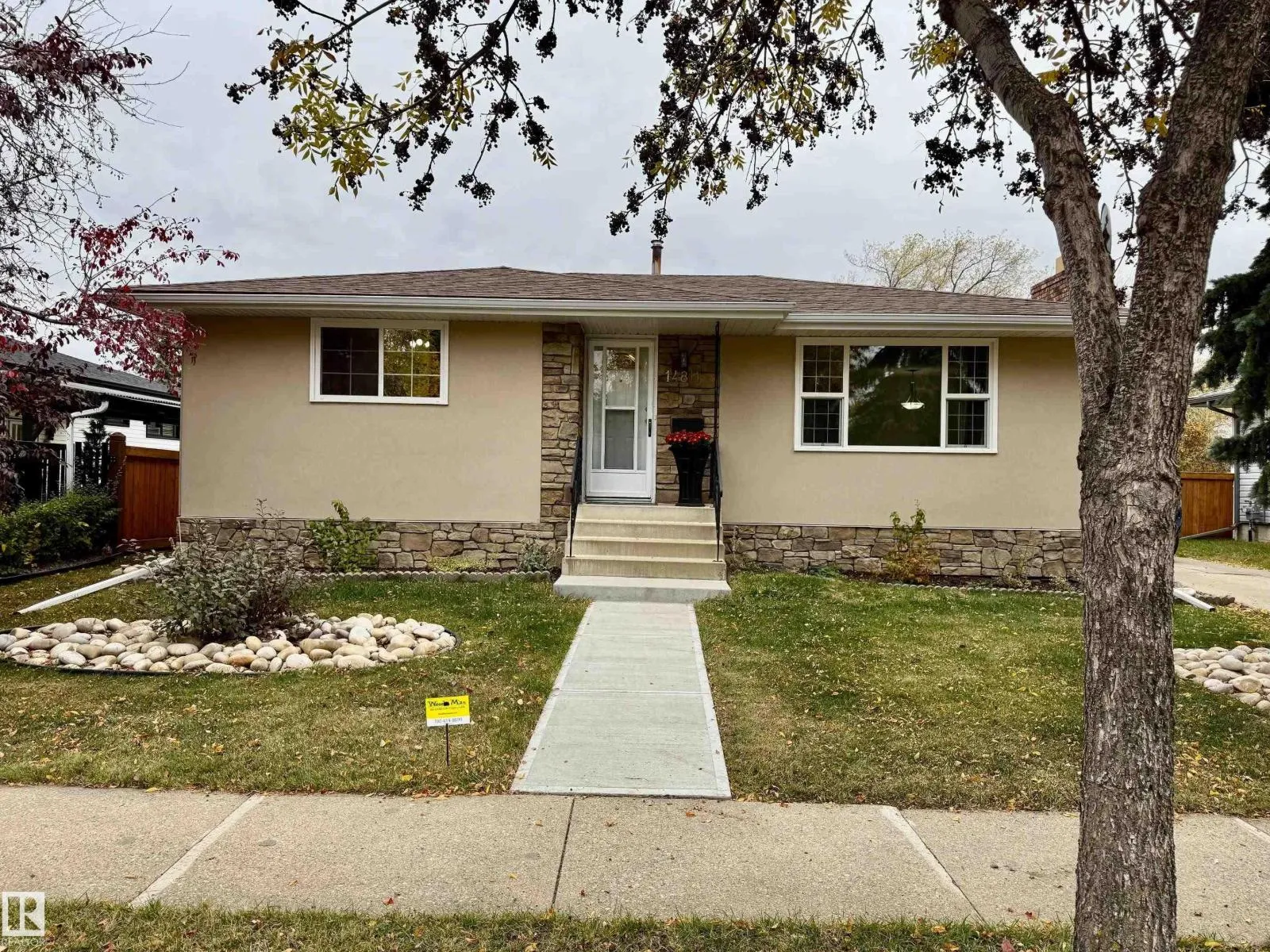 House for rent: 14811 61a St Nw, Edmonton, Alberta T5A 2A7