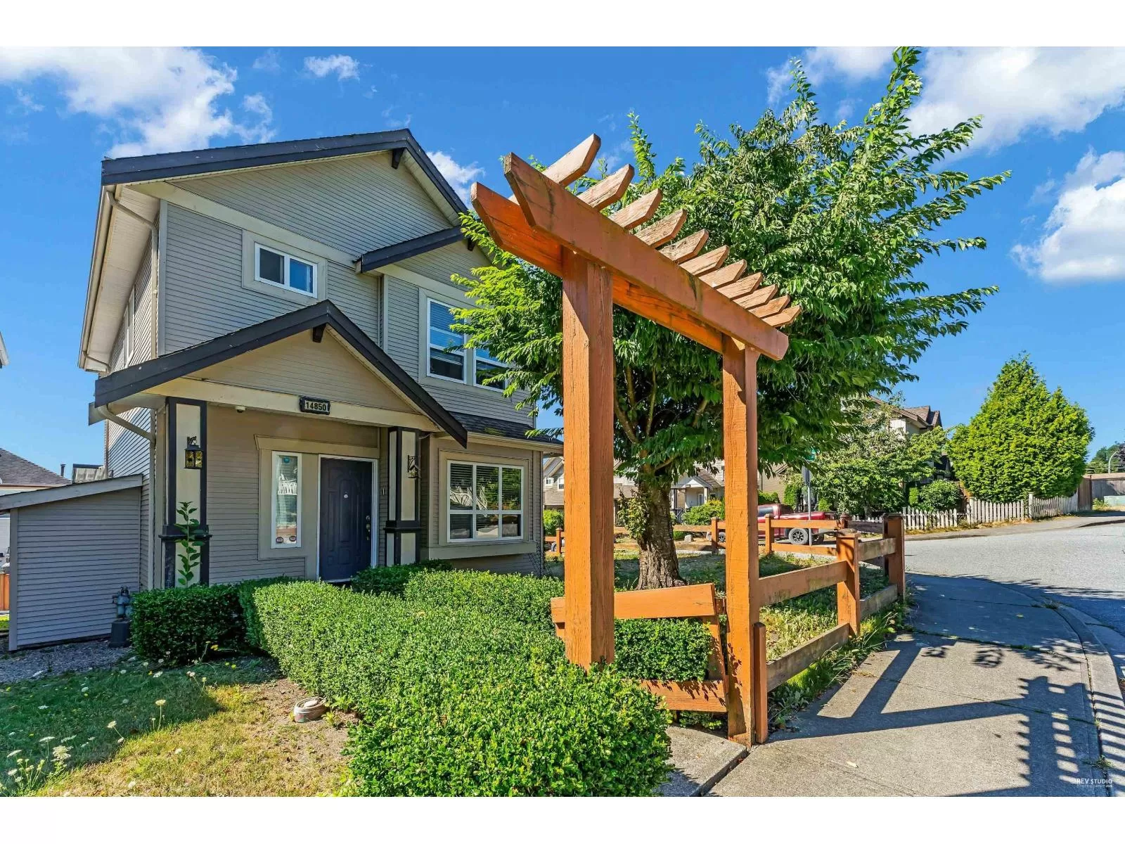 House for rent: 14850 57 Avenue, Surrey, British Columbia V3S 8W3