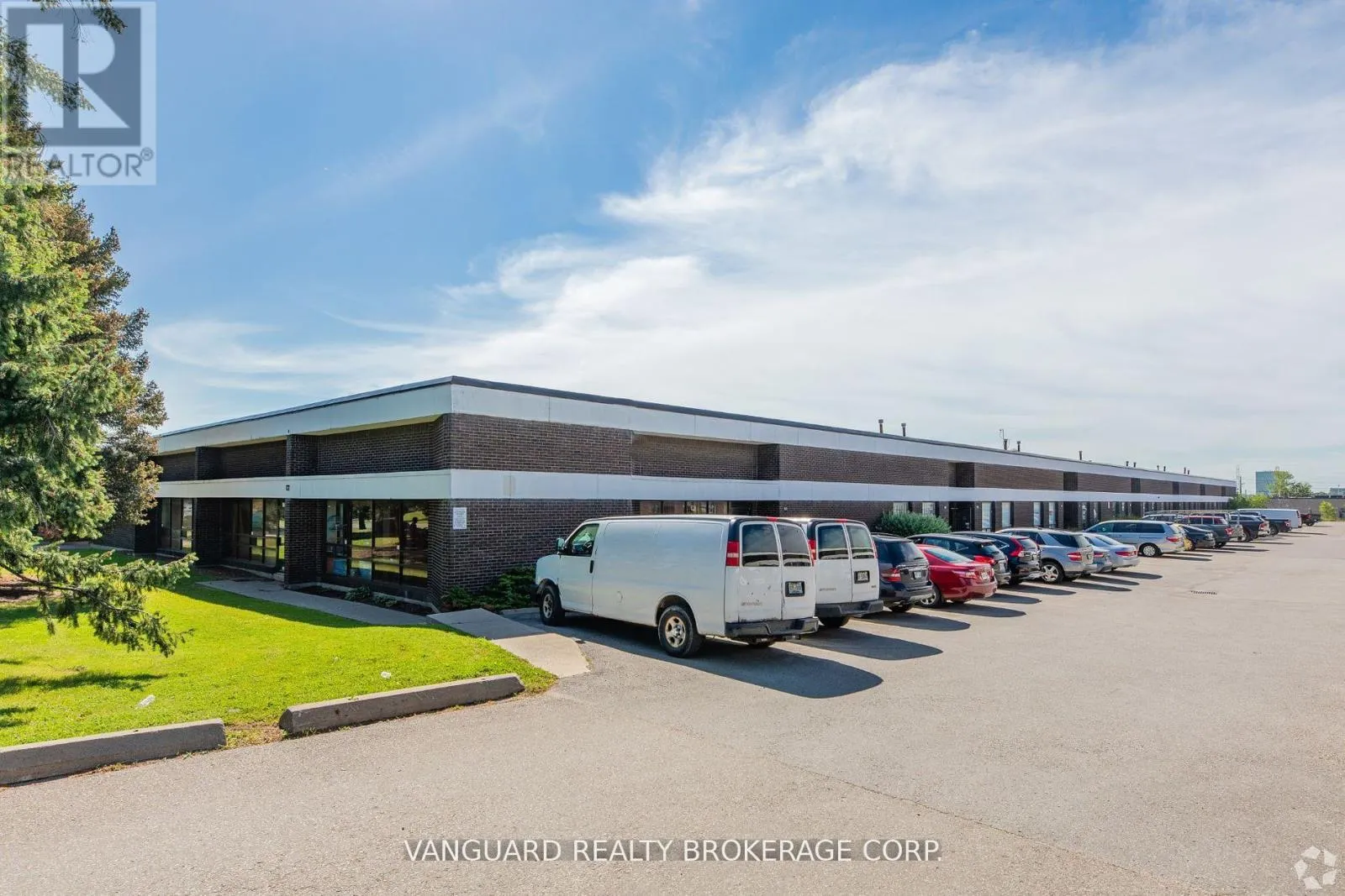 Multi-Tenant Industrial for rent: 149 Dolomite Drive, Toronto, Ontario M3J 2N1