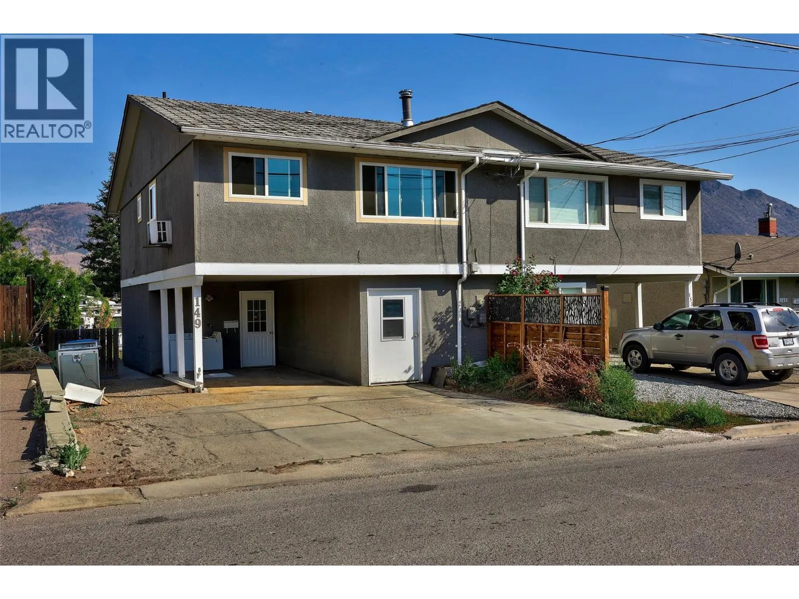 Duplex for rent: 149 Fort Avenue, Kamloops, British Columbia V2B 1H2