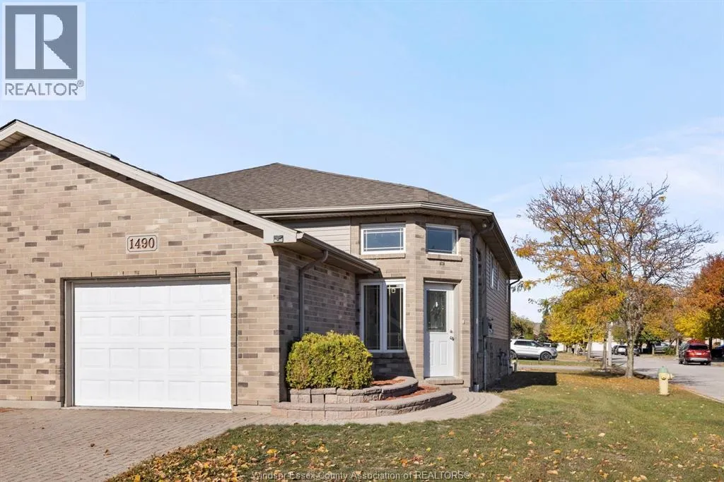 House for rent: 1490 Highnoon, Windsor, Ontario N9G 3B6