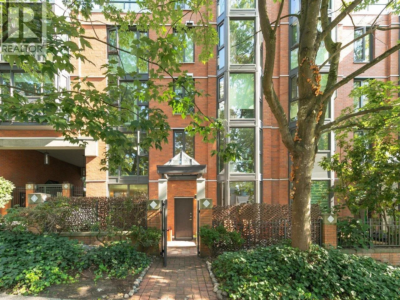 Row / Townhouse for rent: 1490 Hornby Street, Vancouver, British Columbia V6Z 1X3