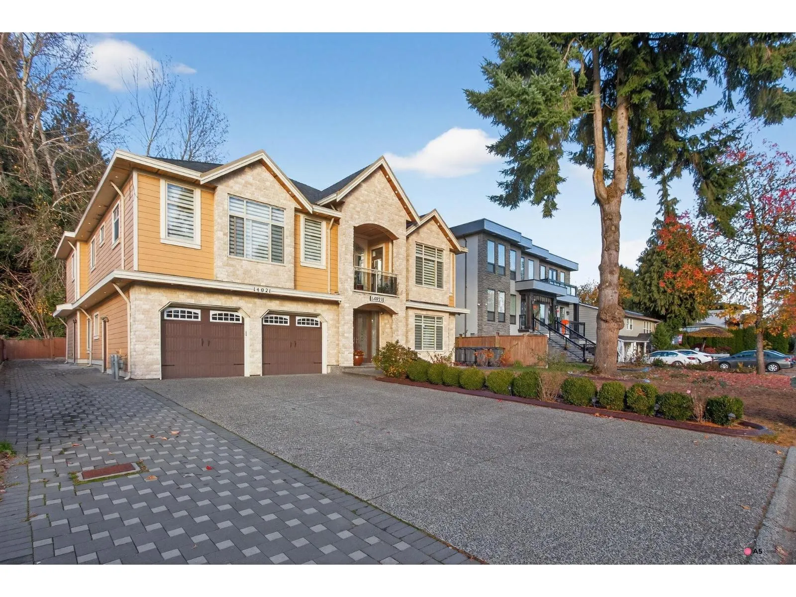 House for rent: 14921 90 Avenue, Surrey, British Columbia V3R 6W2