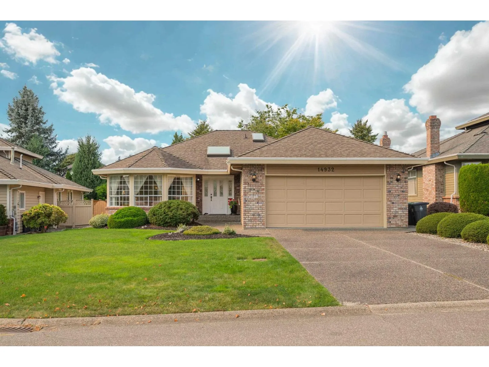 House for rent: 14932 21b Avenue, Surrey, British Columbia V4A 8Z7